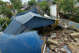 Hai cơn bão khiến 80 người chết và mất tích, thiệt hại hàng chục nghìn tỉ đồng