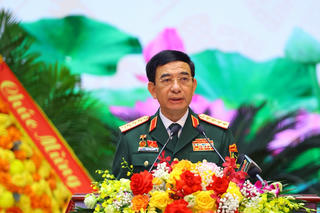 Bộ trưởng Bộ Quốc phòng chúc mừng 60 năm Ngày truyền thống Trung đoàn Bộ binh 6, Bộ CHQS thành phố Huế