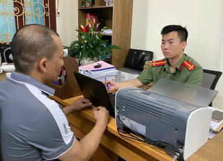 Kiên trì tuyên truyền, vận động đối tượng truy nã ra đầu thú