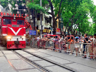 Hà Nội tăng cường quản lý, bảo đảm an toàn giao thông đường sắt