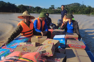 Xã Hương Sơn (Hà Nội) chung tay cùng đồng bào miền núi phía Bắc vượt qua mưa lũ