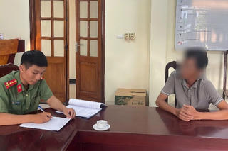 Triệu tập người đăng bài xúc phạm chính quyền giữa mùa mưa bão