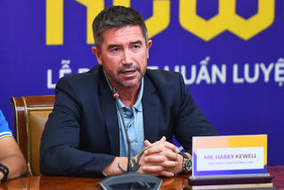  Harry Kewell trụ lại Câu lạc bộ Hà Nội được bao lâu?
