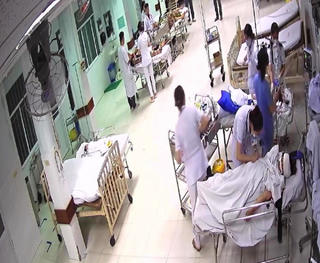 Kích hoạt báo động đỏ cứu 7 người Quảng Ngãi gặp nạn trên đường ra Đà Nẵng khám bệnh