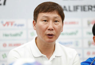 HLV Kim Sang Sik nói lời gan ruột sau trận thắng Nepal khó nhọc