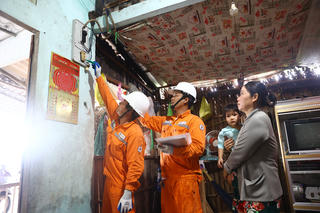 Tránh nguy cơ điện giật mùa mưa bão: Những nguyên tắc không thể phớt lờ