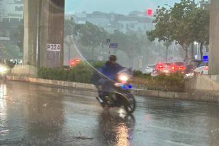 Thời tiết ngày 24/10: Mưa dông bao trùm cả nước