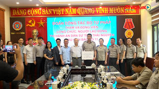 Đoàn công tác của Bộ Tư pháp trao quà hỗ trợ khắc phục hậu quả thiên tai tại tỉnh Thái Nguyên