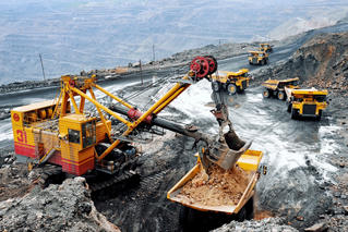 Tăng phân cấp, phân quyền, giảm thủ tục hành chính trong lĩnh vực địa chất, khoáng sản
