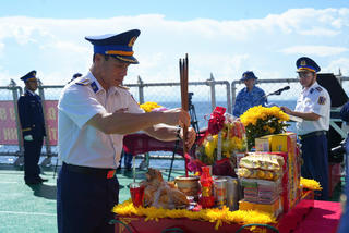 Tưởng niệm các chiến sĩ tàu không số C43B trên “Đường Hồ Chí Minh trên biển”