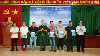 Tuyên truyền an ninh, an toàn các công trình dầu khí trên biển cho ngư dân