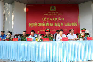 Công an An Giang ra quân cao điểm bảo đảm trật tự, an toàn giao thông cuối năm