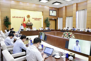 Ủy ban Thường vụ Quốc hội thông qua Nghị quyết điều chỉnh mức giảm trừ gia cảnh