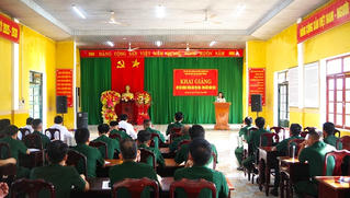 Bồi dưỡng tiếng Bru-Vân Kiều: Cầu nối gắn kết tình quân dân nơi biên giới Quảng Trị