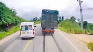 Xử phạt tài xế vượt ẩu từ clip người dân cung cấp