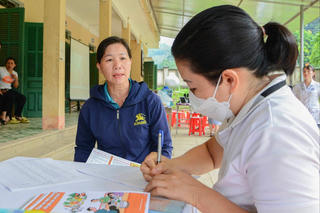 Y tế - Trụ cột an sinh giúp giảm nghèo đa chiều