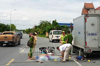Va chạm giữa xe máy và ô tô tải, một người tử vong tại chỗ