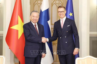 Tổng Bí thư Tô Lâm và Tổng thống Phần Lan chứng kiến Lễ ký kết các văn kiện hợp tác