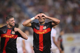 Tân binh Ninh Bình thách thức các ông lớn