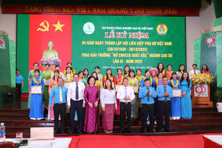 Tuyên dương 95 nữ công nhân viên chức lao động xuất sắc ngành cao su