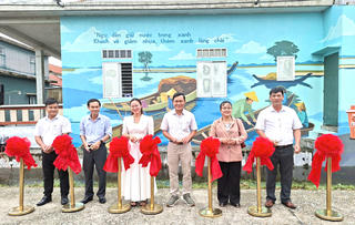 Ra mắt đường tranh bích họa giảm nhựa Cư Lạc - Ngư Mỹ Thạnh (Huế)