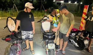 Xử lý nhiều học sinh điều khiển xe máy điện “độ, chế” vi phạm luật giao thông