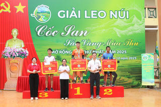 Hơn 500 vận động viên tham gia Giải leo núi “Cốc San – Sắc vàng mùa thu” năm 2025