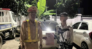 Phát hiện lái xe ô tô vừa có nồng độ cồn, vừa dương tính ma túy