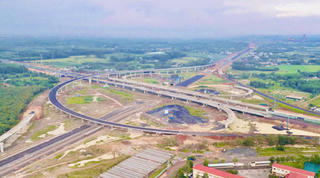 Hai tháng nước rút trên công trường cao tốc Biên Hòa - Vũng Tàu