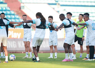 Đội Nam Định làm khách ở cao nguyên Pleiku