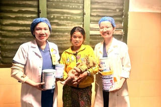 28 ngày hồi sinh của bé sơ sinh bị thủng dạ dày vì ăn ‘cơm mem’ mẹ mớm