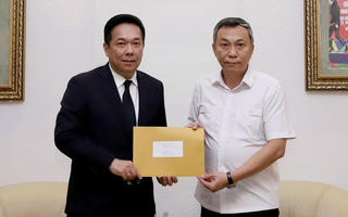 Lãnh đạo Liên đoàn bóng đá Thái Lan mang tâm thư sang Việt Nam xin lỗi
