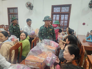 Ấm lòng những suất ăn chăm lo cho vùng bị thiên tai