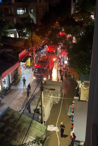  Hà Nội: Cháy chung cư phố Đông Quan