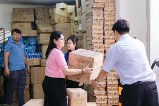 Bản tin tổng hợp 30/10: TP Hồ Chí Minh tiếp nhận hơn 174,5 tỷ đồng hỗ trợ đồng bào bị ảnh hưởng bão, lũ