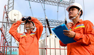 EVNNPT triển khai phong trào 'Cả nước thi đua đổi mới sáng tạo và chuyển đổi số' và phong trào 'Bình dân học vụ số'