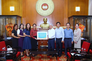 Tiếp tục vận động, ủng hộ đồng bào bị thiệt hại do mưa lũ gây ra