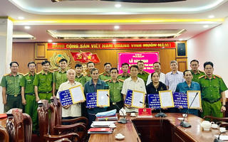 Công an Cà Mau: Hỗ trợ xây dựng nhà tình nghĩa cho 5 hội viên Hội Cựu Công an nhân dân