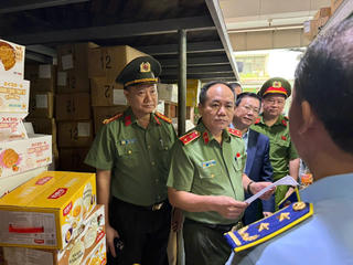 Giám đốc Công an Hà Nội kiểm tra cơ sở sản xuất, hộ kinh doanh tại La Phù