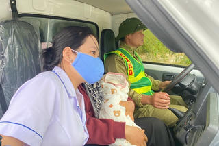 Điểm tựa vững chắc giúp nhân dân vượt qua mưa lũ