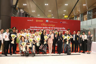 Quảng Ninh đón chuyến bay charter đầu tiên từ Thâm Quyến: Mở lại đường bay quốc tế, thúc đẩy hợp tác du lịch và đầu tư