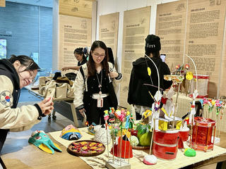 Trưng bày đồ chơi dân gian Việt tại Hàn Quốc