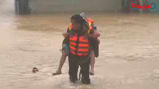 Lũ chồng lũ ở Huế, lực lượng chức năng tổng lực giúp nhân dân