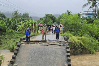 Tình hình mưa lũ tại miền Trung vẫn diễn biến rất phức tạp 