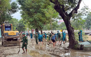 Huy động tối đa lực lượng khắc phục hậu quả mưa lũ tại khu vực Trung Bộ 