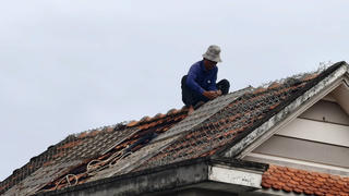 Người dân miền Trung hối hả “chạy bão” Kalmaegi