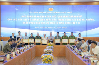 TP Huế khen thưởng 12 tập thể xuất sắc trong công tác phòng, chống và khắc phục hậu quả mưa lũ