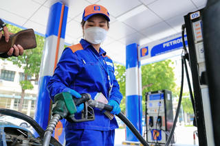 Giá xăng giảm từ 15h hôm nay