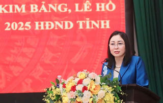 Phó Bí thư Thường trực Tỉnh ủy Ninh Bình Đinh Thị Lụa tiếp xúc cử tri tại các phường Lê Hồ, Kim Thanh, Kim Bảng