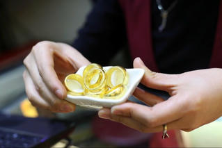 Một người dân mất 282 triệu đồng do mua phải vàng giả